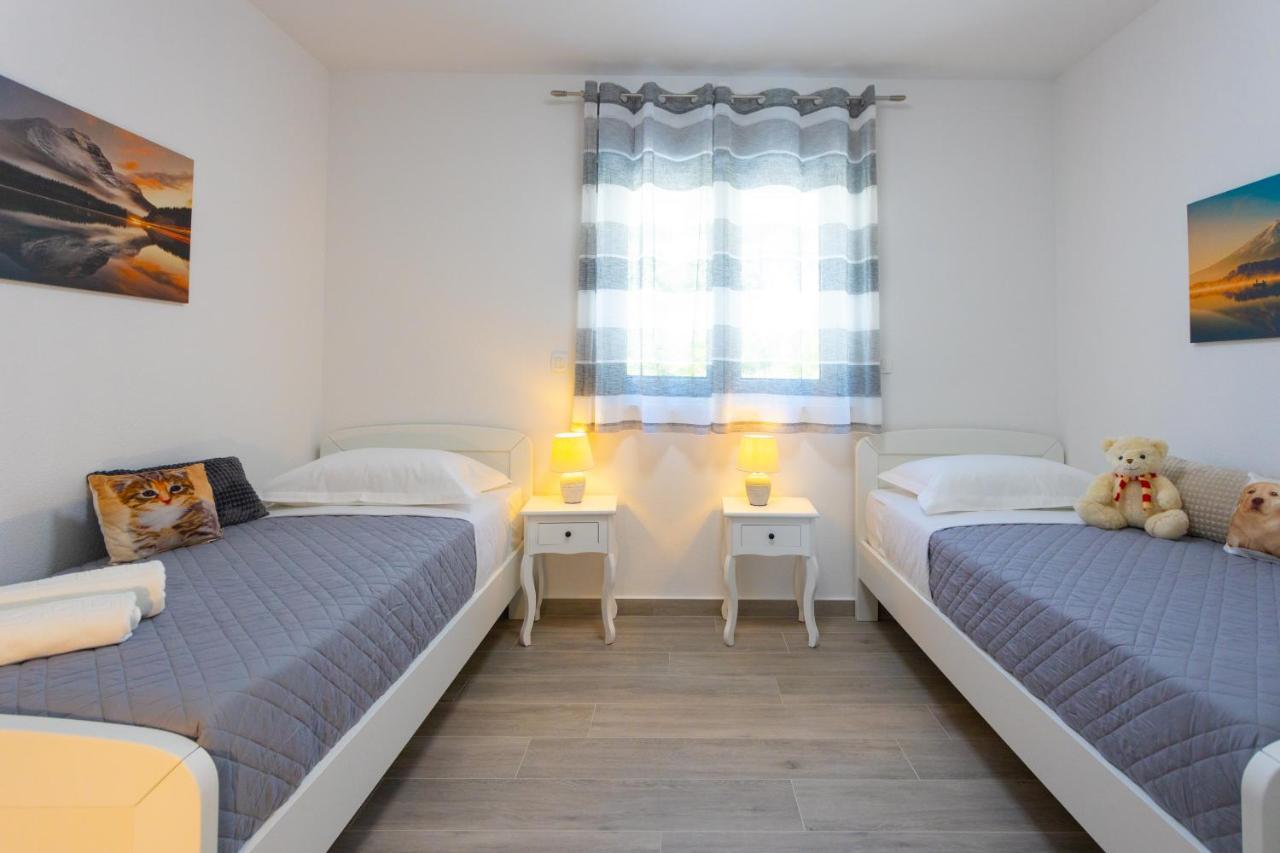 Apartments Jasa Deluxe Makarska Esterno foto