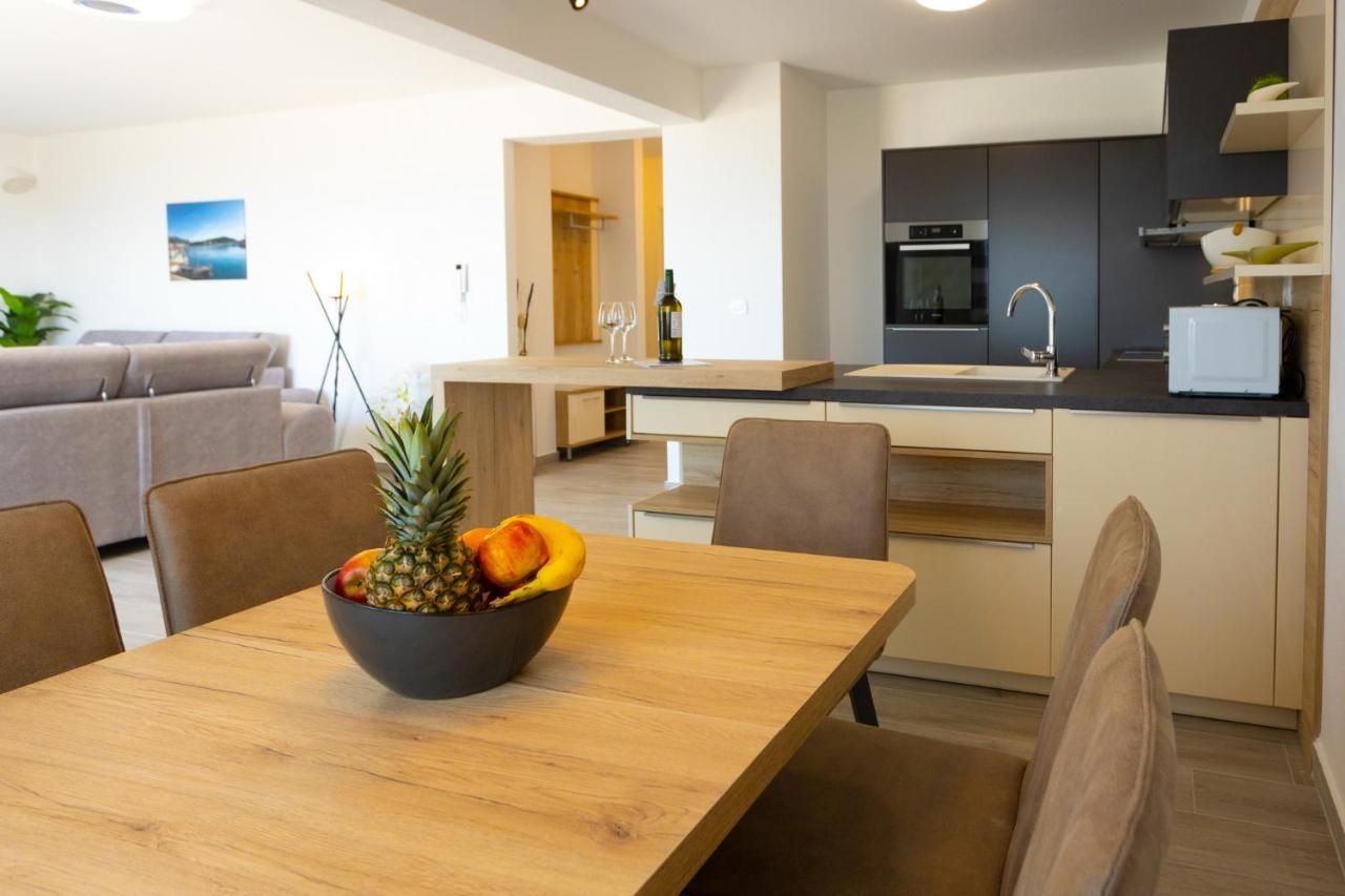 Apartments Jasa Deluxe Makarska Esterno foto